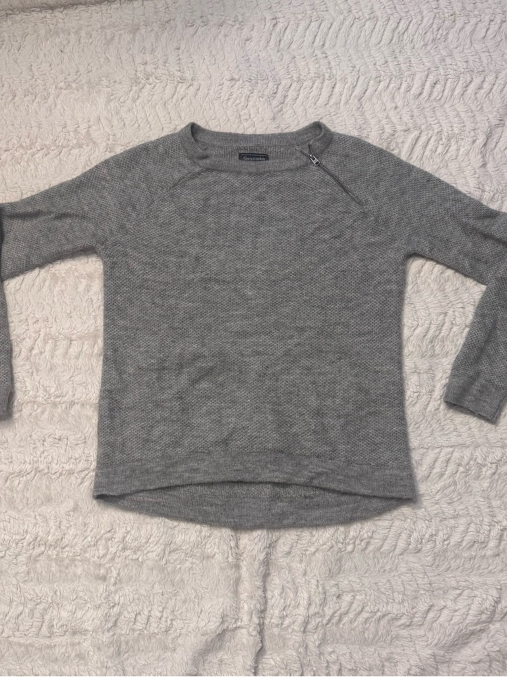Abercrombie & Fitch Gray Zipper Shoulder Sweater XS Cozy Minimalist Knit